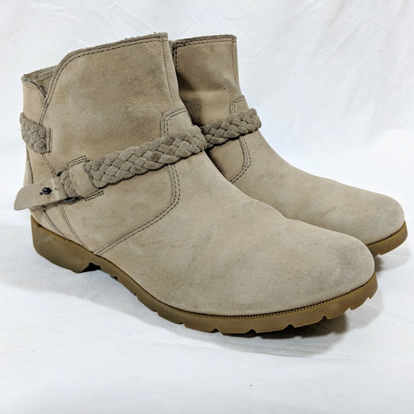 teva waterproof ankle boots